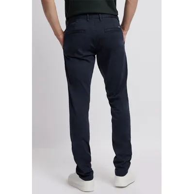 Брюки чинос