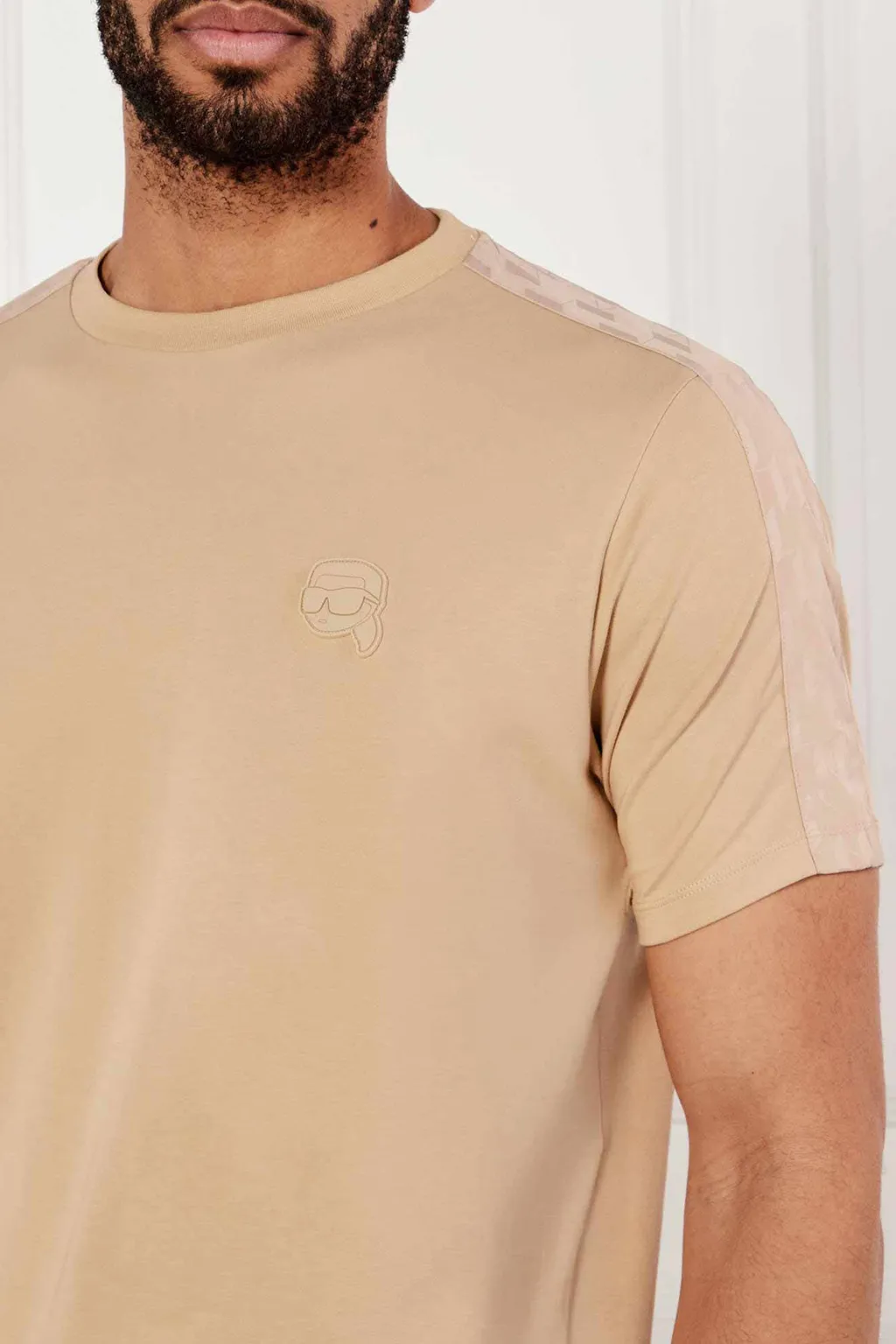 Футболка  - фото 1