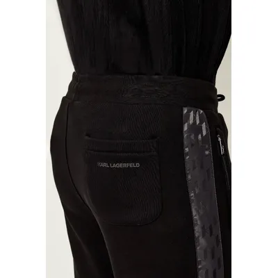 Спортивний костюм