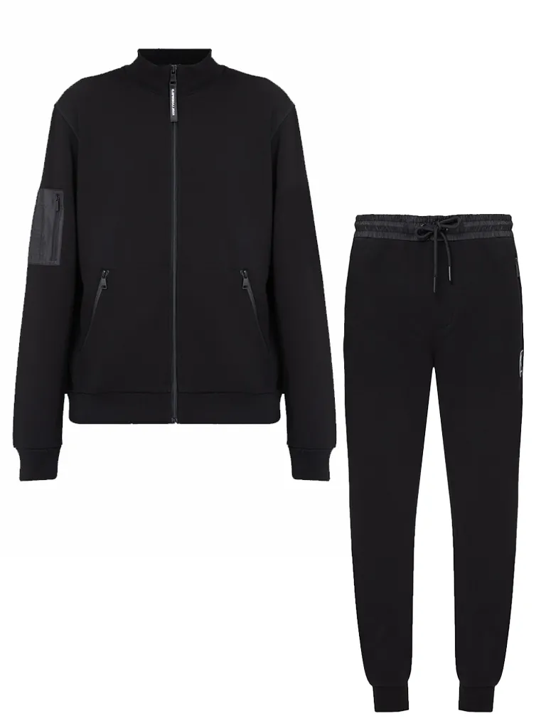 Спортивный костюм 