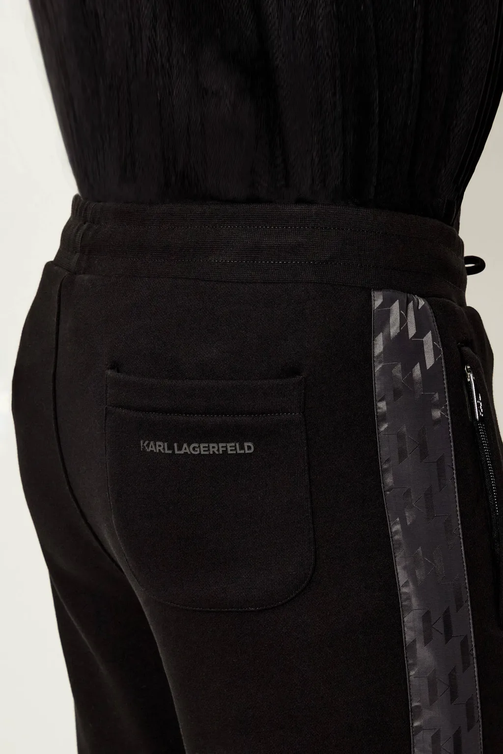 Спортивный костюм  - фото 8